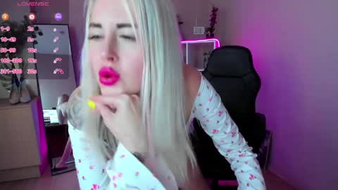 Nastya online show from May 26, 1:38 am