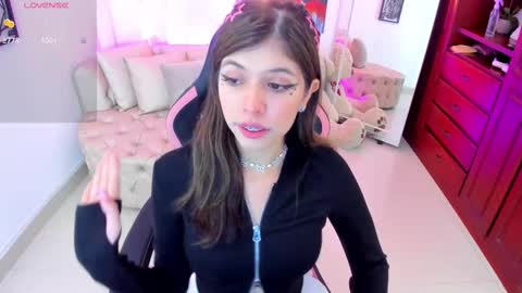 Snapshot of nataasha___ chatting on February 11, 3:08 am NATASHA online show from February 11, 3:08 am