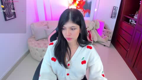 Snapshot of nataasha___ chatting on January 5, 3:11 am NATASHA online show from January 5, 3:11 am