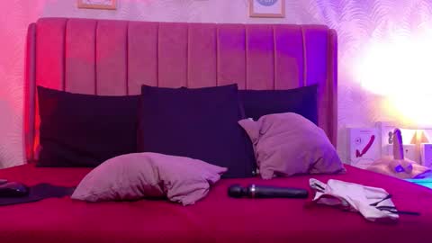 Natacha black online show from March 25, 10:45 pm