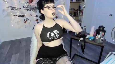 Snapshot of natahsaluxxx chatting on January 31, 2:04 am Natasha Luxxx online show from January 31, 2:04 am