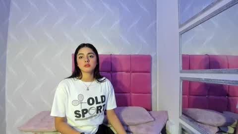 Naty  online show from December 14, 1:06 pm