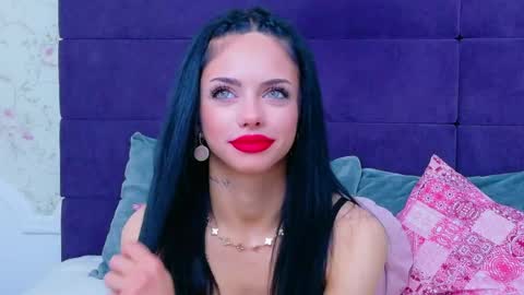 nataliacroft online show from May 3, 2:09 pm