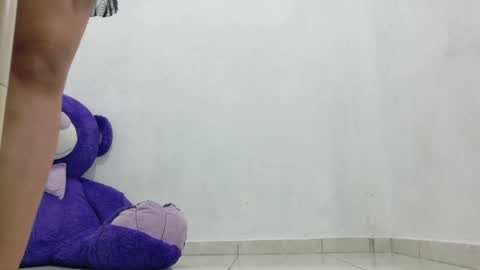 nataliavela online show from May 19, 3:24 am