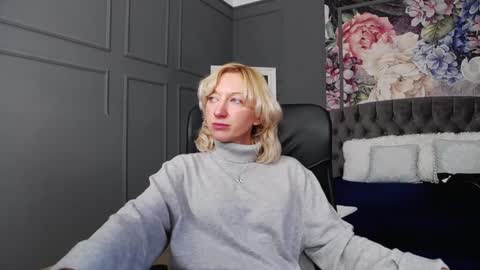 Natalie online show from December 15, 7:57 am