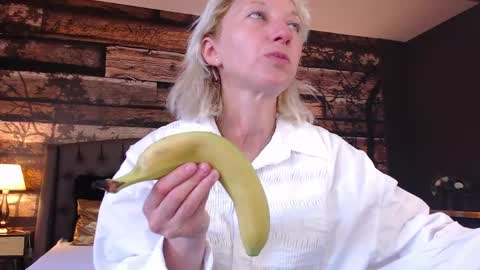 Natalie online show from May 18, 9:15 am