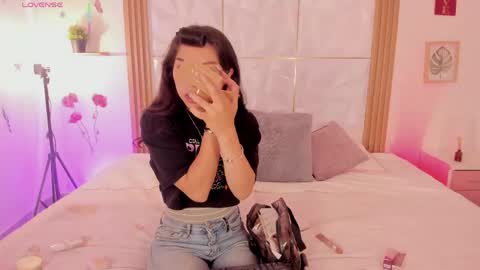       online show from May 28, 9:45 pm