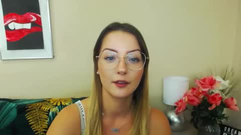 Snapshot of natalie_live chatting on December 30, 10:10 am NatalieSexy online show from December 30, 10:10 am