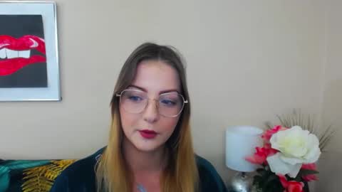 Snapshot of natalie_live chatting on February 3, 7:51 am NatalieSexy online show from February 3, 7:51 am