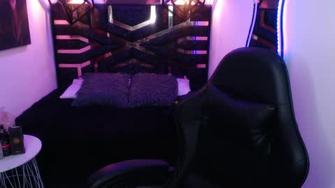 natalie  online show from May 6, 8:46 pm