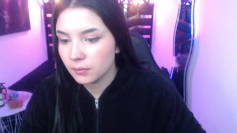 natalie  online show from May 18, 7:53 pm