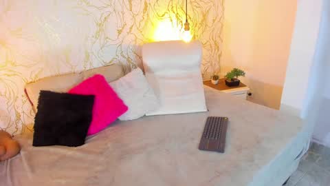 Snapshot of natalieparkerr chatting on January 20, 12:18 pm NATALIE online show from January 20, 12:18 pm