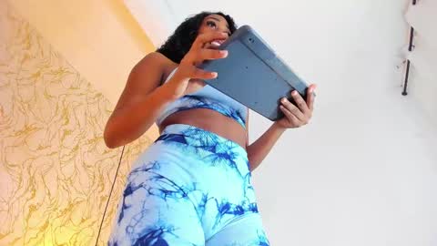 Snapshot of natalieparkerr chatting on February 28, 12:09 pm NATALIE online show from February 28, 12:09 pm