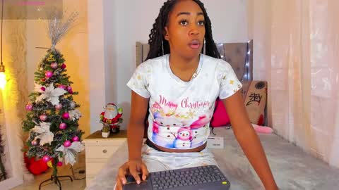 Snapshot of natalieparkerr chatting on December 28, 12:24 pm NATALIE online show from December 28, 12:24 pm
