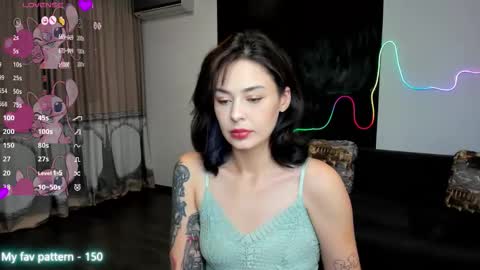 Snapshot of natalimillers chatting on October 3, 11:37 am Natali online show from October 3, 11:37 am