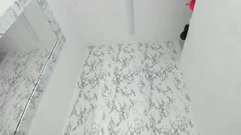 natalycarter_ online show from April 4, 3:00 pm