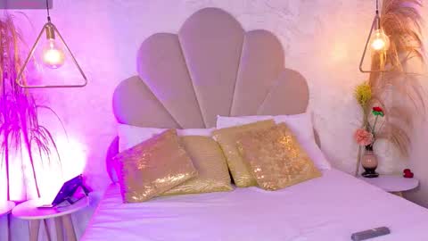 Natasha Collen online show from September 25, 7:23 pm