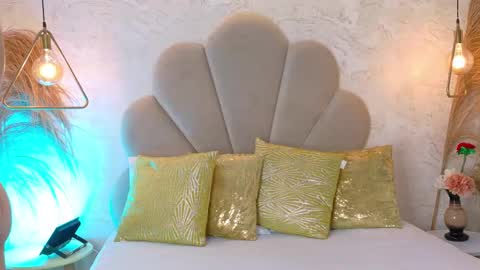 Natasha Collen online show from October 4, 5:06 pm