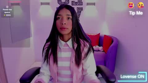 Snapshot of natasha_smith_ws chatting on December 18, 2:17 pm Natasha  online show from December 18, 2:17 pm