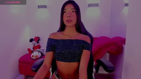 Snapshot of natasha_smith_ws chatting on February 4, 1:48 pm Natasha  online show from February 4, 1:48 pm