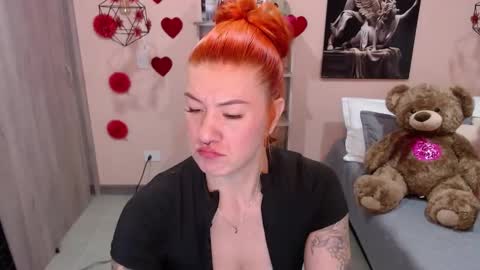 Snapshot of natasha_woo chatting on March 1, 12:17 am Nat online show from March 1, 12:17 am