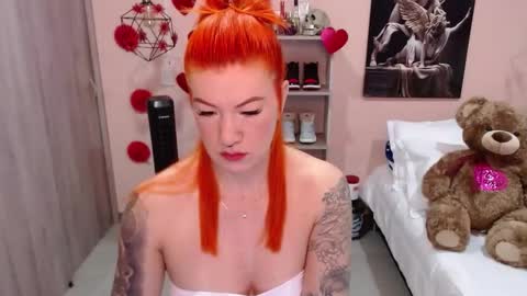 Snapshot of natasha_woo chatting on February 19, 12:22 pm Nat online show from February 19, 12:22 pm