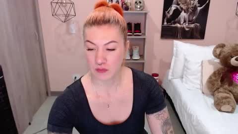 Snapshot of natasha_woo chatting on February 14, 2:39 am Nat online show from February 14, 2:39 am