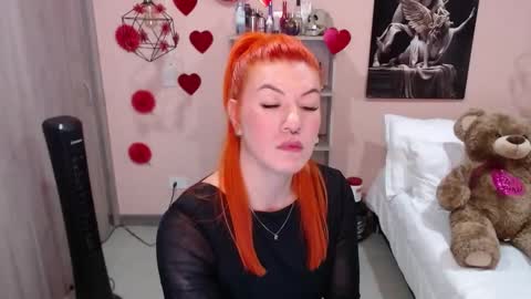Snapshot of natasha_woo chatting on February 19, 12:35 am Nat online show from February 19, 12:35 am