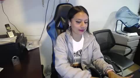 Snapshot of natashax_hot chatting on February 8, 3:10 pm Natashax online show from February 8, 3:10 pm