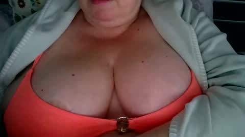 Snapshot of natashaxl chatting on September 24, 8:46 am NatashaXL online show from September 24, 8:46 am