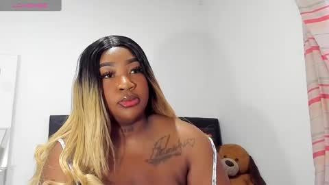 Snapshot of natassha_brown chatting on March 11, 11:23 am Natassha online show from March 11, 11:23 am