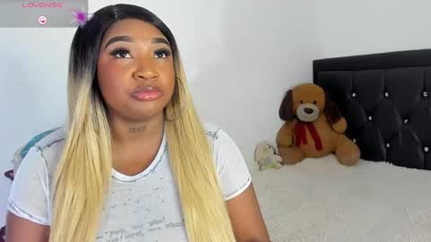 Snapshot of natassha_brown chatting on January 23, 12:35 am Natassha online show from January 23, 12:35 am