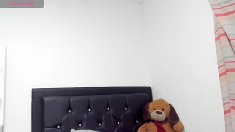 Snapshot of natassha_brown chatting on March 12, 12:10 am Natassha online show from March 12, 12:10 am