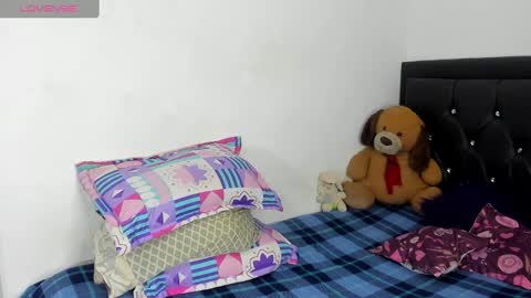 Snapshot of natassha_brown chatting on December 24, 2:10 am Natassha online show from December 24, 2:10 am