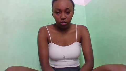 natha259706 online show from May 17, 6:12 am