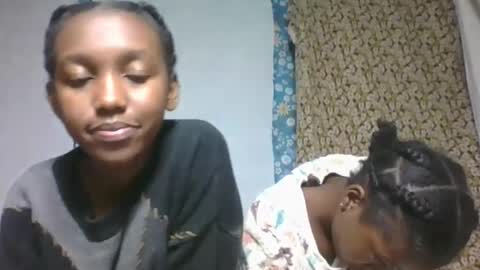 nathalia069 online show from May 7, 6:44 pm