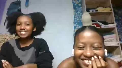 nathalia069 online show from May 26, 8:19 pm