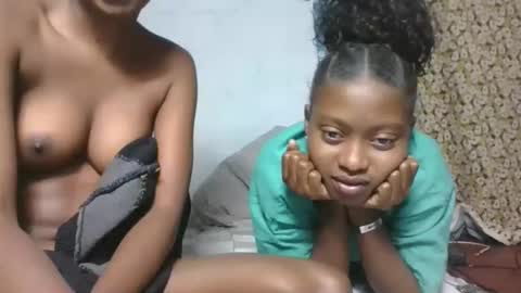 nathalia069 online show from May 9, 7:49 pm