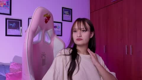 Nathalia Ramirez online show from May 13, 6:19 am