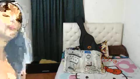 nathalie online show from April 5, 5:06 am