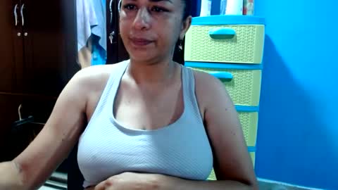nathalia online show from June 13, 2:53 am
