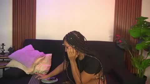 nathaly online show from April 8, 1:57 pm