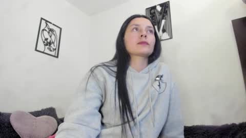 Nathaly online show from November 19, 9:15 pm