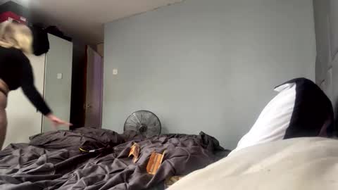 SexyStacey online show from May 6, 11:14 am