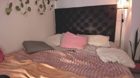 Nathy online show from December 2, 5:48 pm