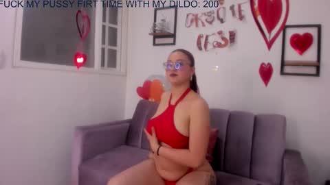 natty_redvelvet online show from October 14, 8:22 pm