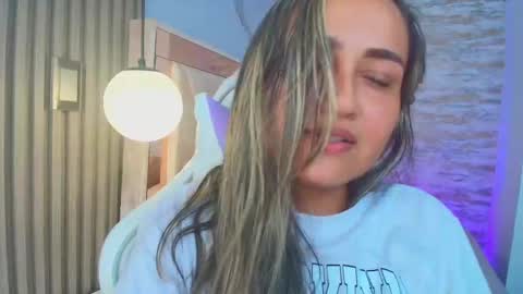Lila  online show from October 4, 3:16 pm