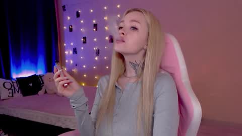 Mable online show from May 13, 1:44 am