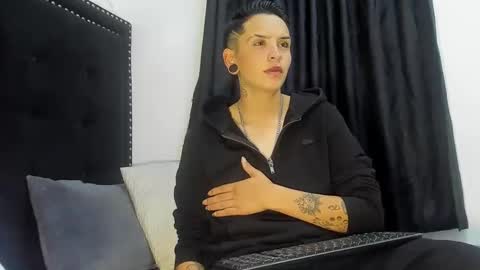 naughtyboy_rs online show from September 9, 4:01 am