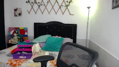 Valeria  online show from May 12, 5:52 pm
